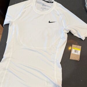 Nike Men's White Short Sleeve Tee